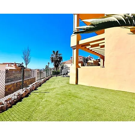 Casa Pareada Costa Galera * إِستيبونا